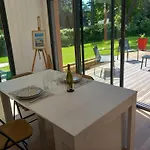 Maison Neuve , A Pied Feriehus