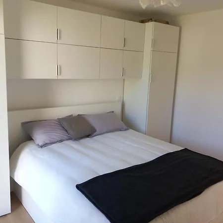 Feriehus Maison Neuve , A Pied