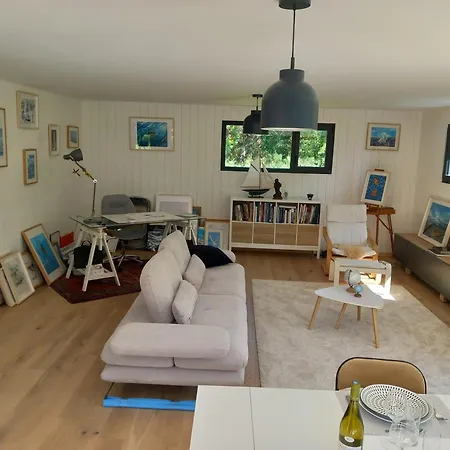 Maison Neuve , A Pied Feriehus *