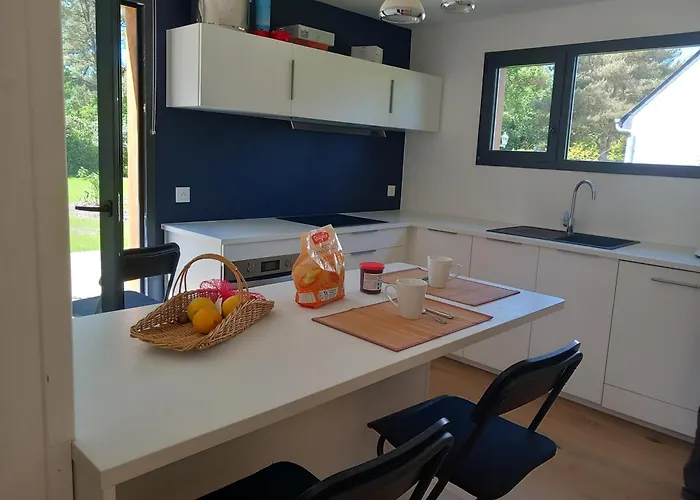 Maison Neuve , A Pied *